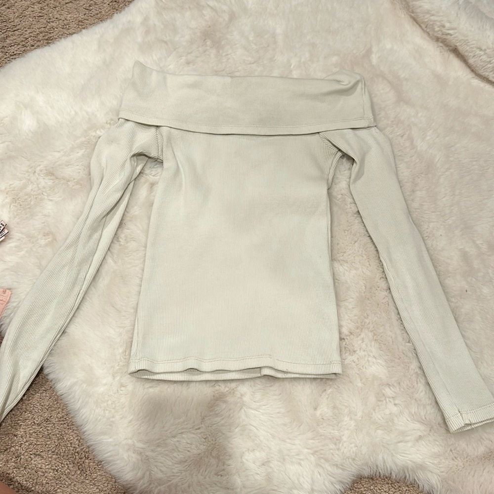White the shoulder top